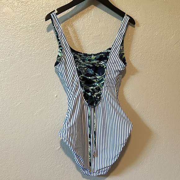 Tommy Bahama Reversible One Piece Swimsuit - Picture 4 of 5